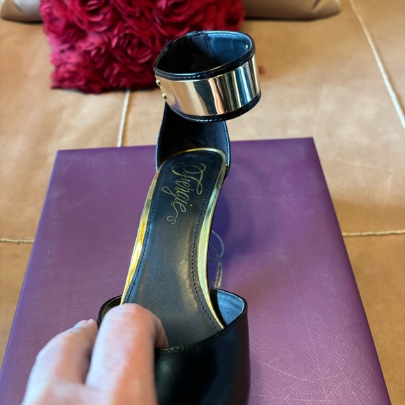 NIB Fergie heels - Picture 2 of 8